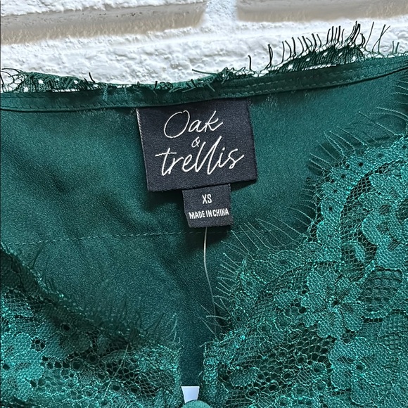 NWT Emerald Green Lace Trim Cami Top - Picture 2 of 5
